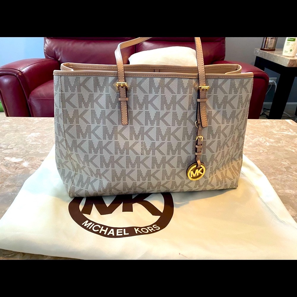 ⭐️MK , Medium Travel Tote
